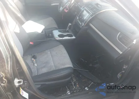 2014 Toyota Camry Se z USA, uszkodzony, nr VIN 4T1BF1FK7EU829049